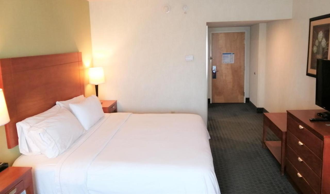 Holiday Inn Express & Suites Toluca Zona Aeropuerto By Ihg Экстерьер фото