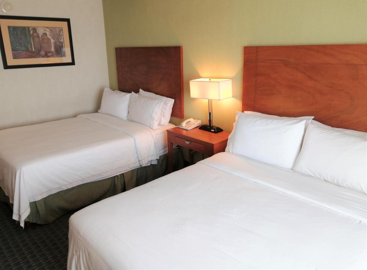 Holiday Inn Express & Suites Toluca Zona Aeropuerto By Ihg Экстерьер фото