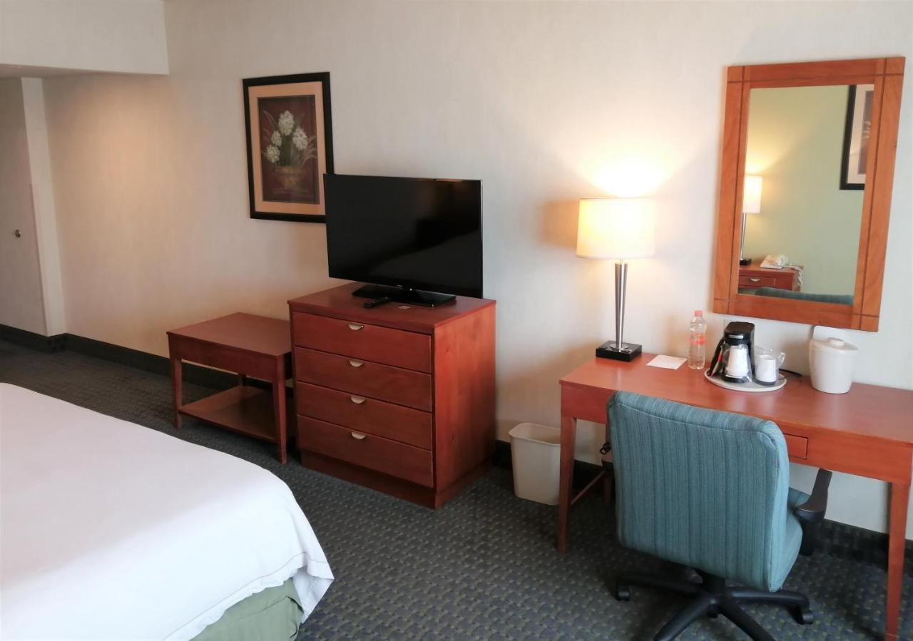 Holiday Inn Express & Suites Toluca Zona Aeropuerto By Ihg Экстерьер фото