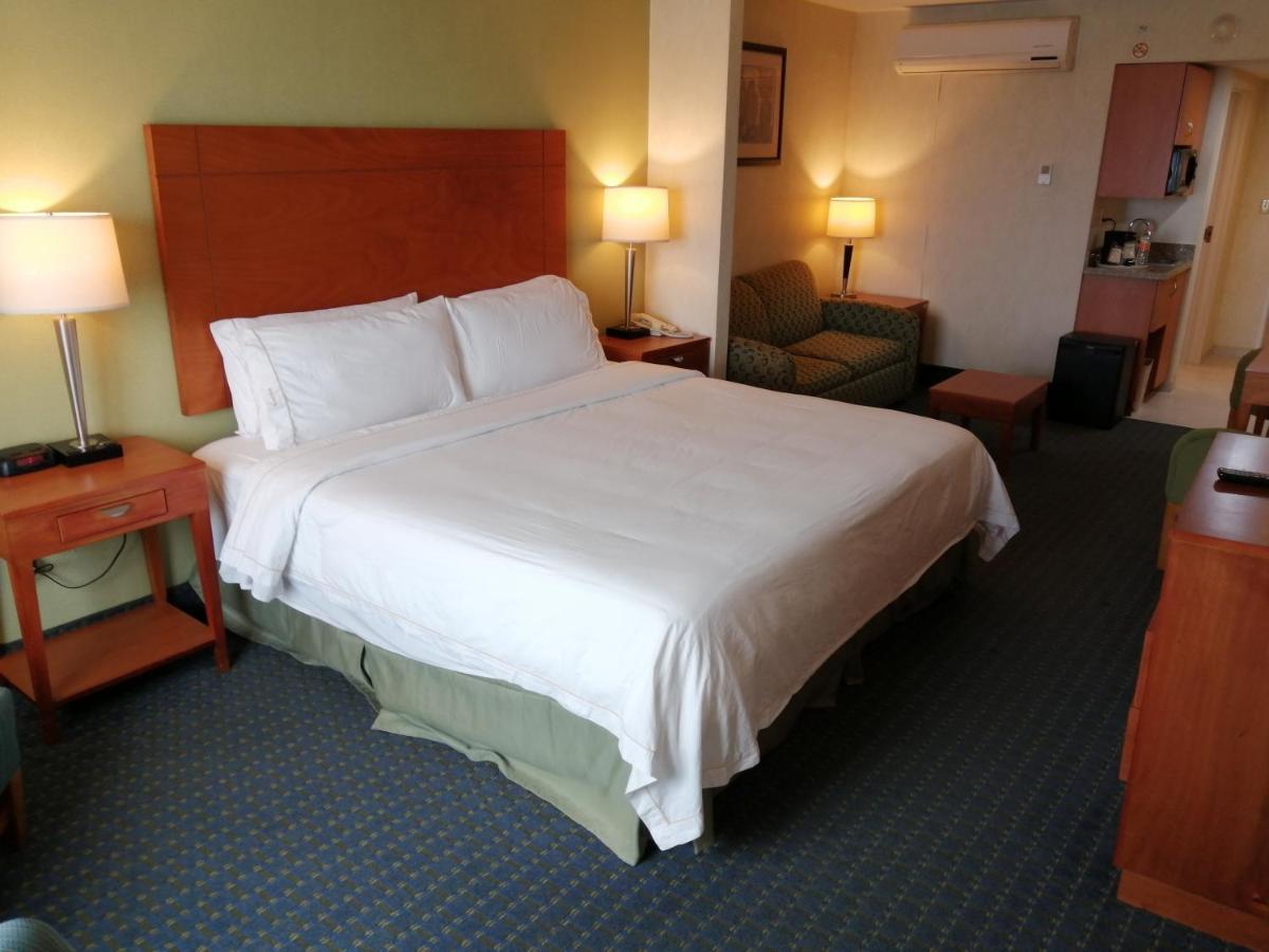 Holiday Inn Express & Suites Toluca Zona Aeropuerto By Ihg Экстерьер фото