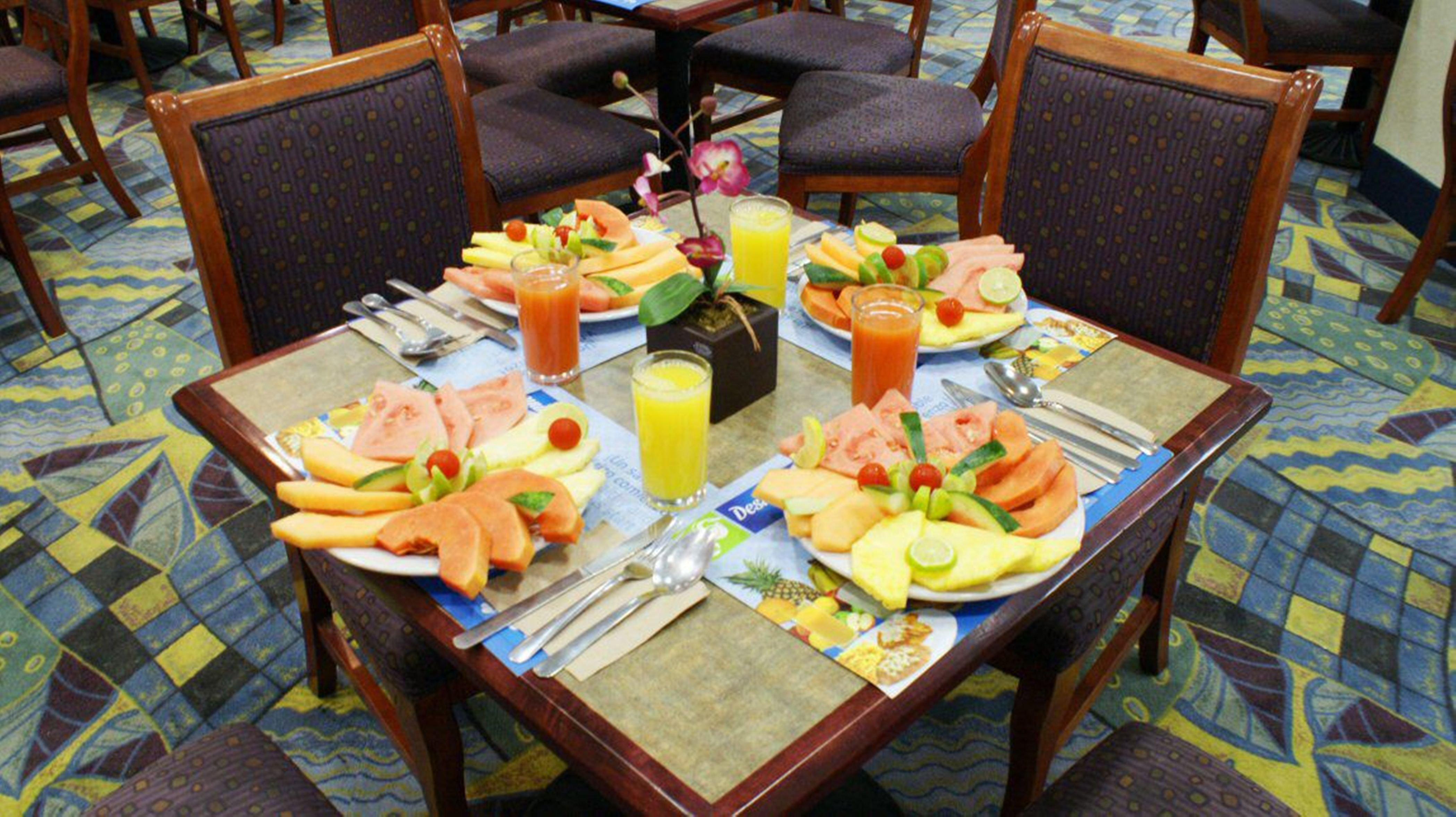Holiday Inn Express & Suites Toluca Zona Aeropuerto By Ihg Экстерьер фото