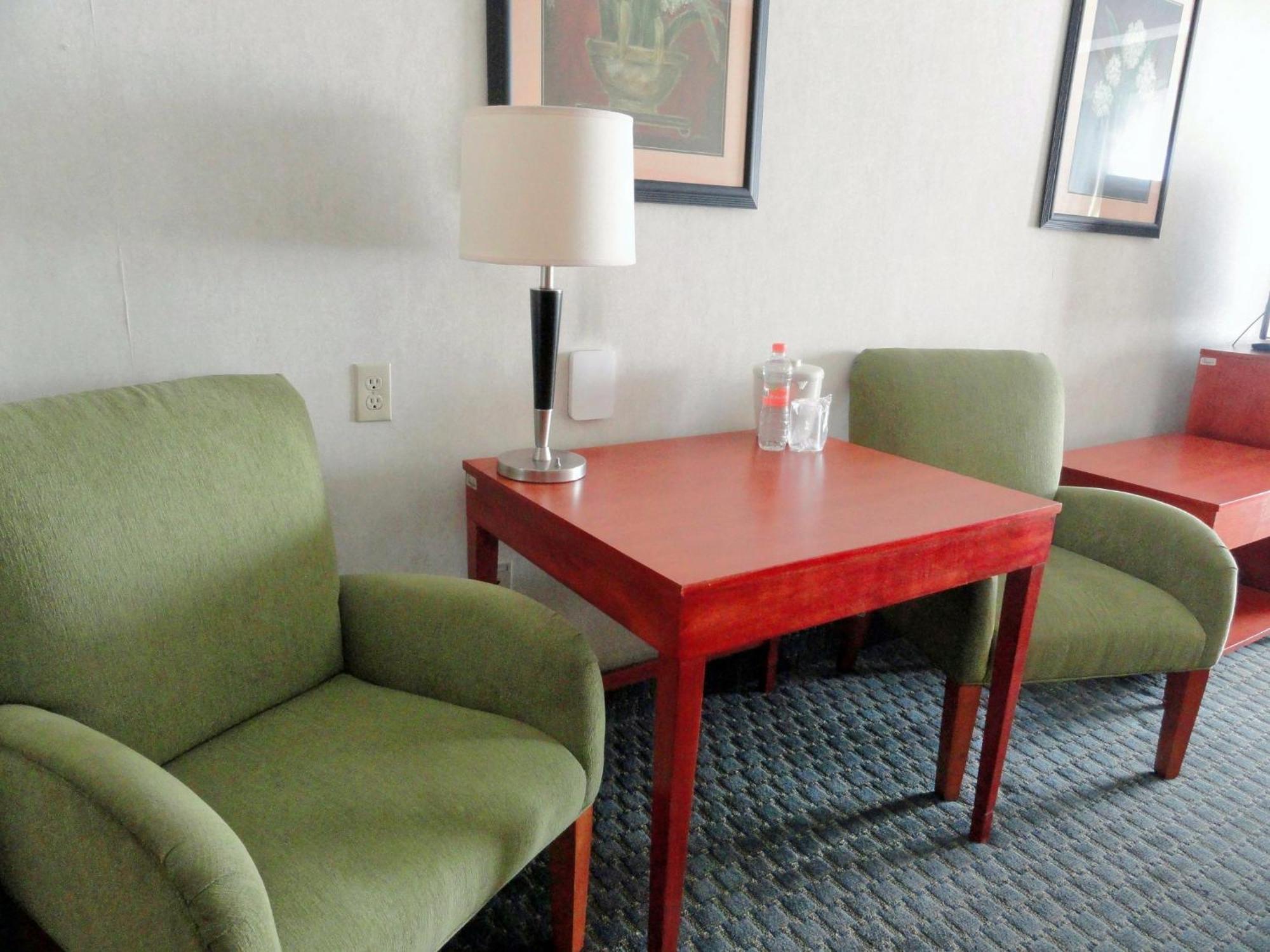 Holiday Inn Express & Suites Toluca Zona Aeropuerto By Ihg Экстерьер фото